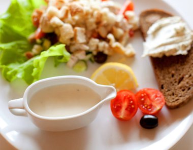 geleneksel Sezar salatası