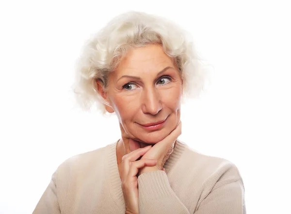 Estilo de vida, emoção e conceito de pessoas: Close up retrato da mulher idosa feliz sorrindo — Fotografia de Stock
