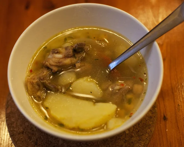 Georgische Suppe kharcho, aus nächster Nähe — Stockfoto