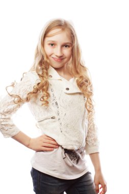 Uzun sarı saçlı güzel kız