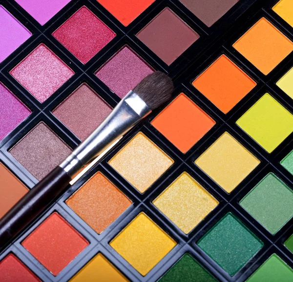 Разноцветные тени для глаз — стоковое фото
