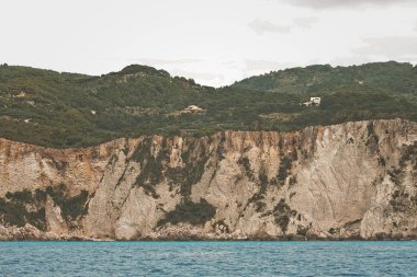 Harika bir tatil. Yunanistan 'ın Zakynthos adasındaki mavi mağaralar, seyahat kavramı