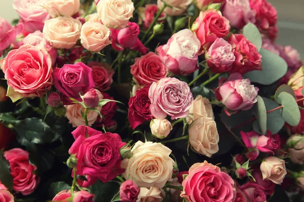 Multicolor roses bouquet — Stock Photo, Image