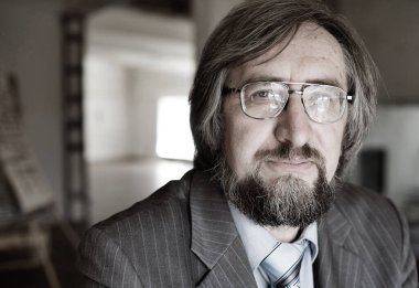 kıdemli yetişkin profesör