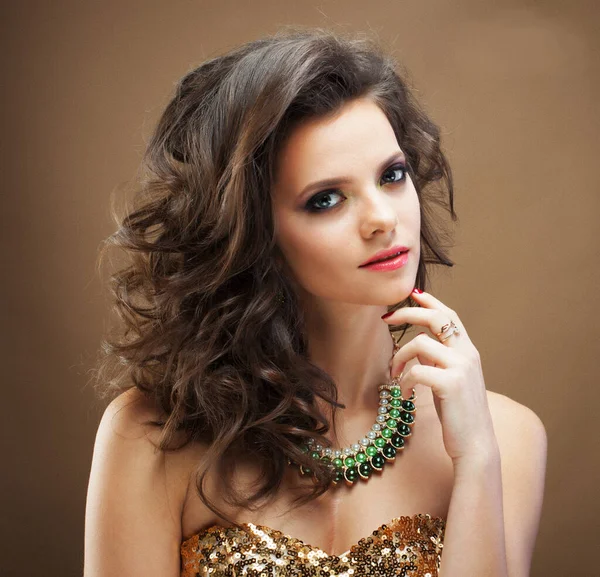 Brunette woman with long and volume shiny wavy hair. Beauty concept. — Stock Photo, Image