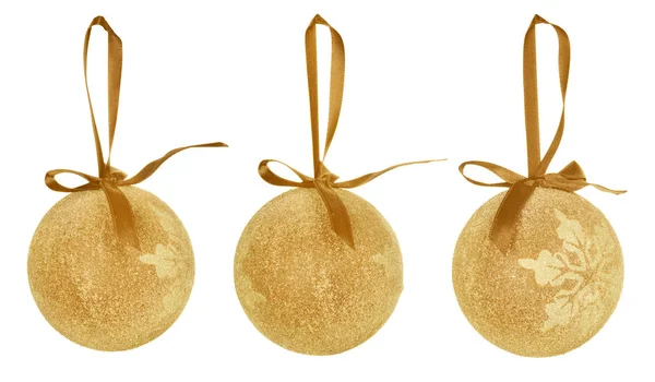 Set di decorazioni in oro albero di Natale isolato su bianco — Foto Stock