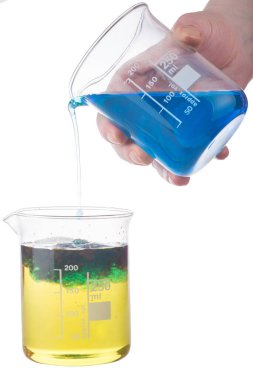 Kimya deneyi beyaz arkaplanda izole edildi