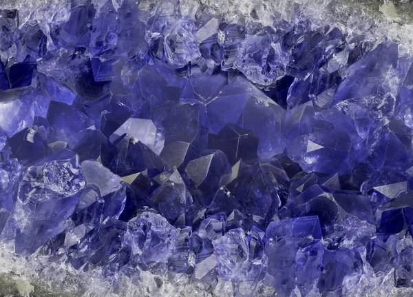 mavi safir kristallerinin arka planının makro fotoğrafı