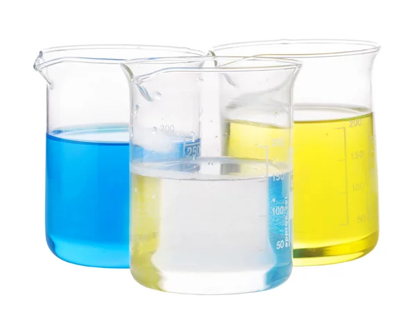 Kolben Mit Gelber Blauer Und Transparenter Chemischer Flüssigkeit Isoliert Auf — Stockfoto