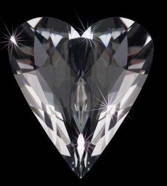 Siyah arkaplanda izole edilmiş kalp şeklinde büyük elmas