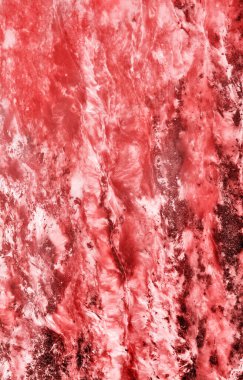 beyaz ve kırmızı minerallerin makro dokusu 