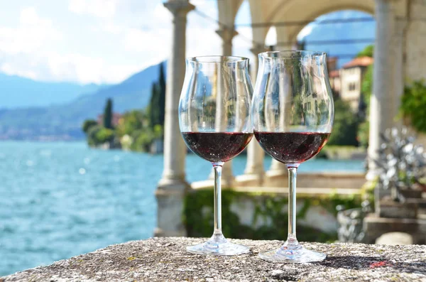 Deux Verres Vin Varenna Ville Bord Lac Côme Italie — Photo