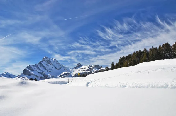 Belas Montanhas Majestosas Braunwald Suíça — Fotografia de Stock