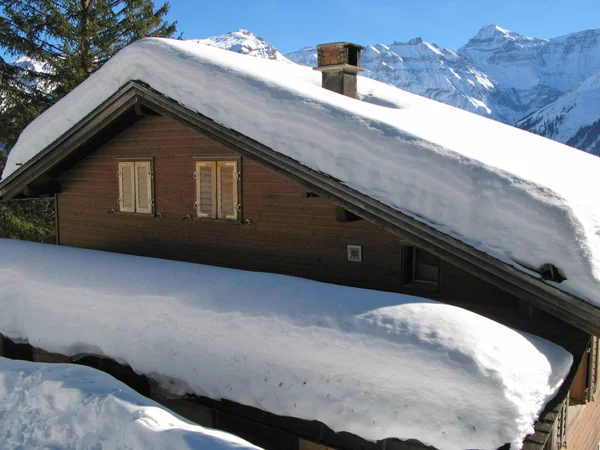 冬のスイスの Braunwald スキー リゾート — ストック写真