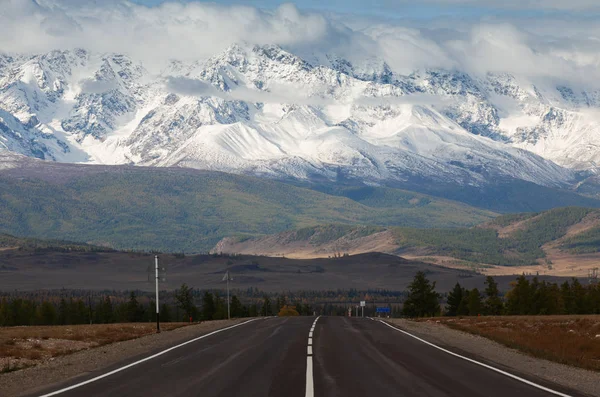 Altai Russia Tratto Chuysky Uno Sfondo Montagne Innevate Immagine Stock