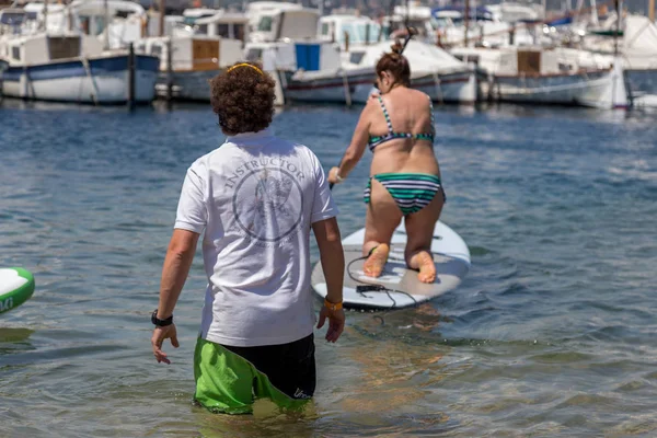 Palamos Costa Brava Plajında Kürek Eğitmeni 2018 Spanya — Stok fotoğraf