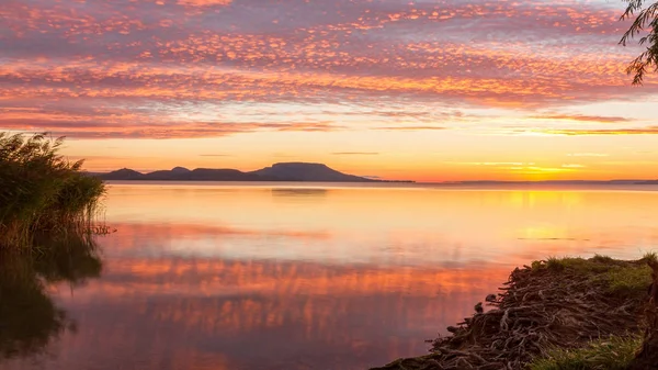 Gyönyörű Magyar Sunrise Táj Balatontól — Stock Fotó