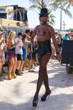 Lezbiyen, Eşcinsel, biseksüel ve transseksüel insanların sokaklarda Sitges, İspanya'nın 17 gururu. Haziran, 2018