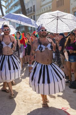 Lezbiyen, Eşcinsel, biseksüel ve transseksüel insanların sokaklarda Sitges, İspanya'nın 17 gururu. Haziran, 2018