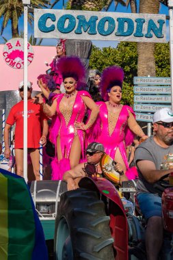 Lezbiyen, Eşcinsel, biseksüel ve transseksüel insanların sokaklarda Sitges, İspanya'nın 17 gururu. Haziran, 2018