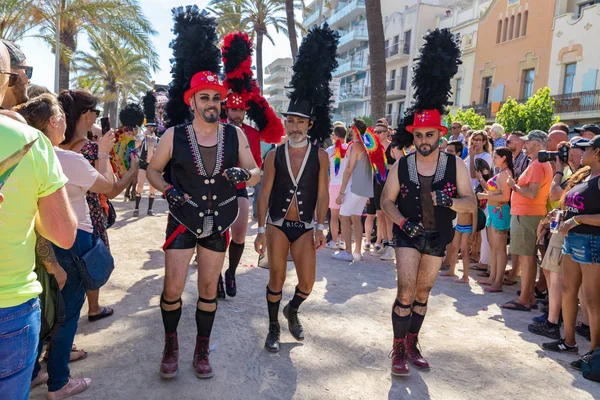 Гордість Лесбіянок Геїв Бісексуалів Транссексуалів Людей Вулицях Ситжес Іспанія Juny — стокове фото