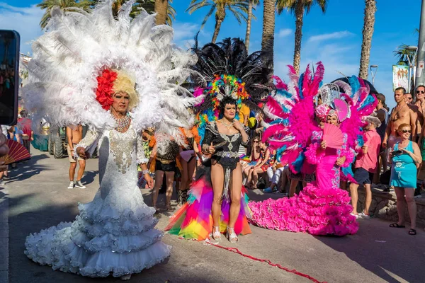 Lezbiyen, Eşcinsel, biseksüel ve transseksüel insanların sokaklarda Sitges, İspanya'nın 17 gururu. Haziran, 2018