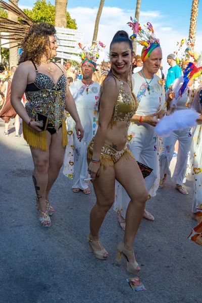 Lezbiyen, Eşcinsel, biseksüel ve transseksüel insanların sokaklarda Sitges, İspanya'nın 17 gururu. Haziran, 2018