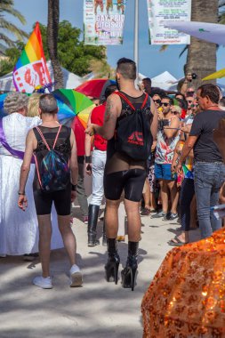 Lezbiyen, Eşcinsel, biseksüel ve transseksüel insanların sokaklarda Sitges, İspanya'nın 17 gururu. Haziran, 2018