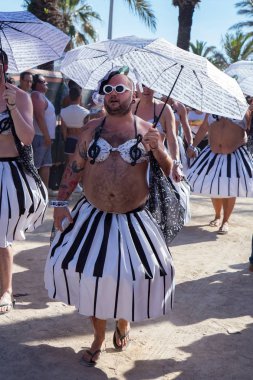 Lezbiyen, Eşcinsel, biseksüel ve transseksüel insanların sokaklarda Sitges, İspanya'nın 17 gururu. Haziran, 2018