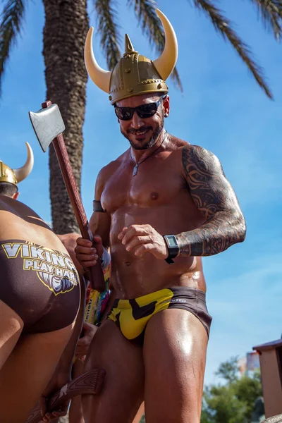 Lezbiyen, Eşcinsel, biseksüel ve transseksüel insanların sokaklarda Sitges, İspanya'nın 17 gururu. Haziran, 2018