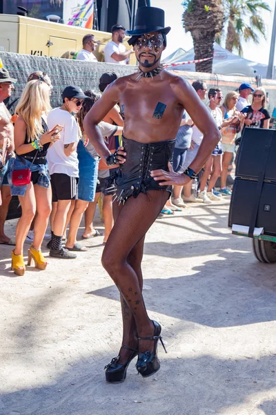 Lezbiyen, Eşcinsel, biseksüel ve transseksüel insanların sokaklarda Sitges, İspanya'nın 17 gururu. Haziran, 2018