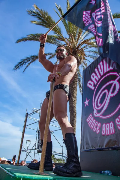 Lezbiyen, Eşcinsel, biseksüel ve transseksüel insanların sokaklarda Sitges, İspanya'nın 17 gururu. Haziran, 2018