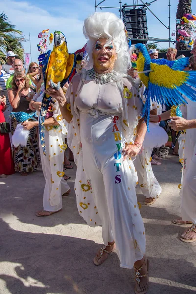 Lezbiyen, Eşcinsel, biseksüel ve transseksüel insanların sokaklarda Sitges, İspanya'nın 17 gururu. Haziran, 2018