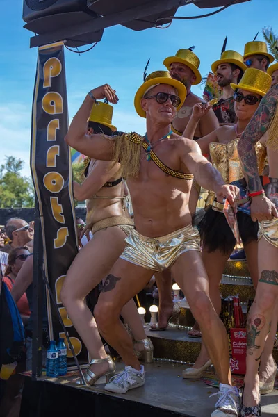 Lezbiyen, Eşcinsel, biseksüel ve transseksüel insanların sokaklarda Sitges, İspanya'nın 17 gururu. Haziran, 2018