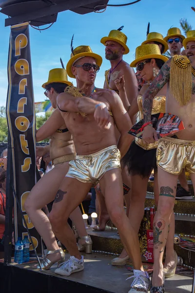 Lezbiyen, Eşcinsel, biseksüel ve transseksüel insanların sokaklarda Sitges, İspanya'nın 17 gururu. Haziran, 2018