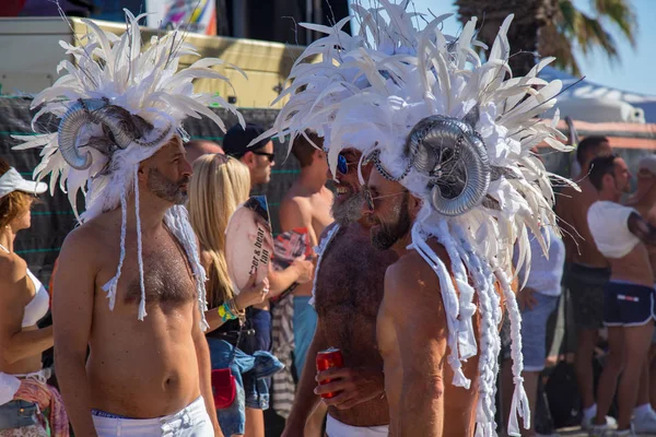 Lezbiyen, Eşcinsel, biseksüel ve transseksüel insanların sokaklarda Sitges, İspanya'nın 17 gururu. Haziran, 2018