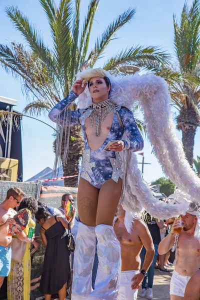 Lezbiyen, Eşcinsel, biseksüel ve transseksüel insanların sokaklarda Sitges, İspanya'nın 17 gururu. Haziran, 2018