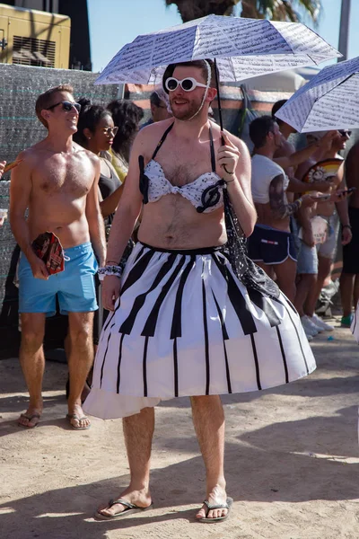 Lezbiyen, Eşcinsel, biseksüel ve transseksüel insanların sokaklarda Sitges, İspanya'nın 17 gururu. Haziran, 2018