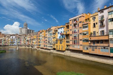 İspanyol şehir Gerona güzel su dönüm noktası