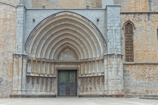 尼斯古老的入口从大教堂在西班牙镇赫罗纳 2018西班牙 — 图库照片