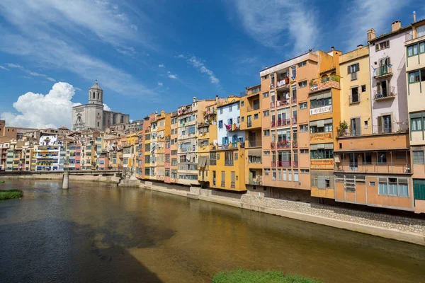 İspanyol şehir Gerona güzel su dönüm noktası