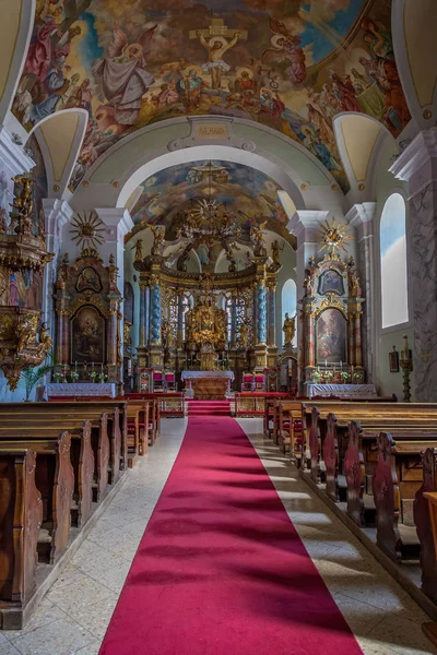 著名的古教堂内部在一个小匈牙利村庄 Sumeg — 图库照片