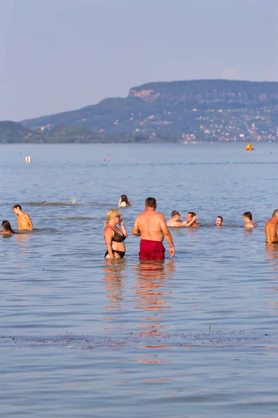 夏日的海滩上阳光明媚的一天 Balatonederics 在巴拉顿湖湖 2017匈牙利 — 图库照片