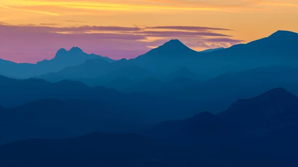 Güzel Gün Batımı Işık Serra Entreperes Ile Spanyol Bir Dağ — Stok fotoğraf