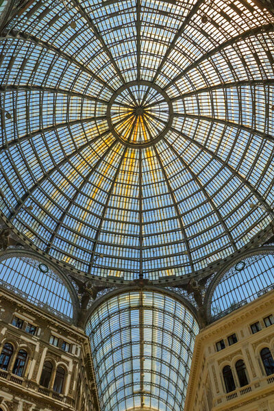 Галерея Умберто I в Неаполе
