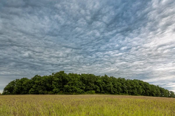 Interessant Starke Schöne Wolken — Stockfoto