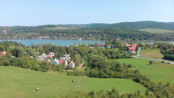 Drohnen Luftaufnahmen Aus Einer Ungarischen Landschaft Der Nähe Des Kleinen — Stockvideo