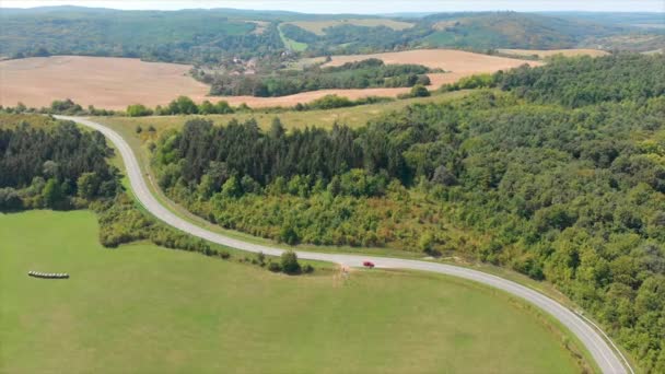 Imagens Aéreas Drones Uma Paisagem Húngara Perto Pequena Aldeia Orfu — Vídeo de Stock