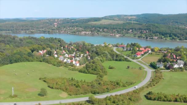 Drohnen Luftaufnahmen Aus Einer Ungarischen Landschaft Der Nähe Des Kleinen — Stockvideo
