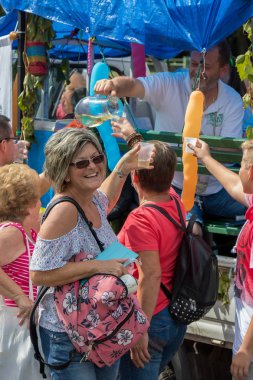 Sonbahar Badacsony bir köyde geleneksel Macar üzüm olay katılımcı. 09. 09. 2018 Macaristan